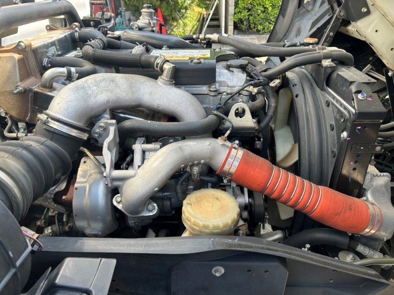 ４t　ワイド　格納ゲート付　冷凍バン