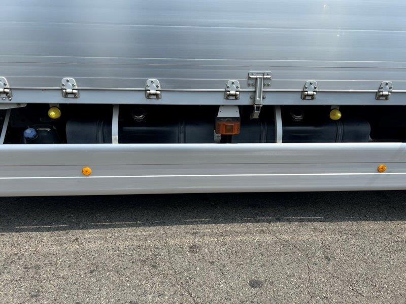 25t仕様　3軸高床　アルミウイング