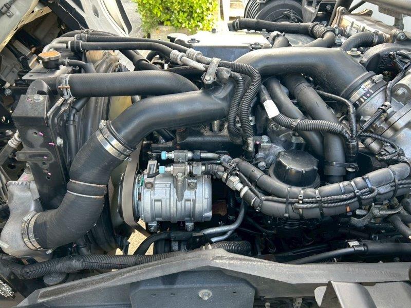 ４t　ワイド　格納ゲート付　冷凍バン
