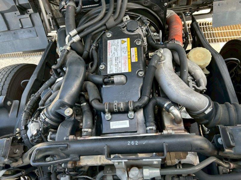 ４t　ワイド　格納ゲート付　冷凍バン