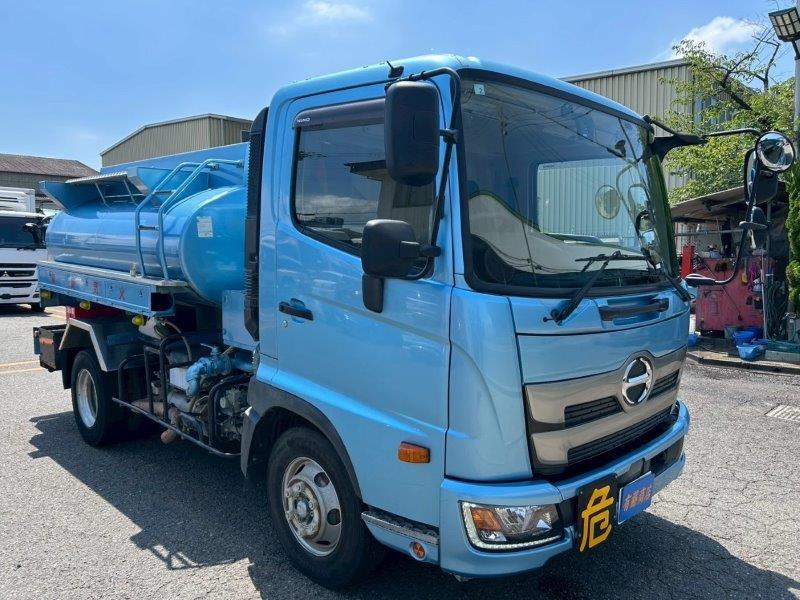 ４KL　タンクローリー