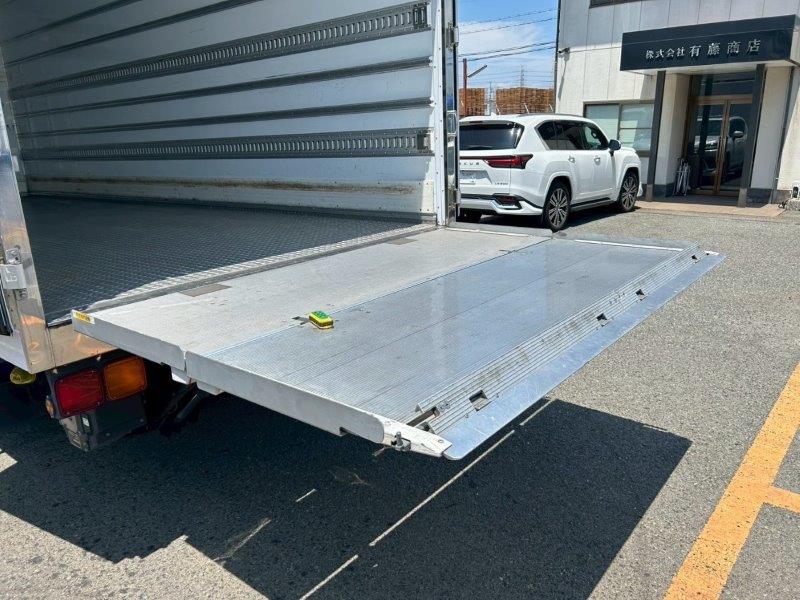 ４t　ワイド　格納ゲート付　冷凍バン