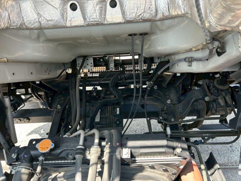 ４t　ワイド　格納ゲート付　冷凍バン