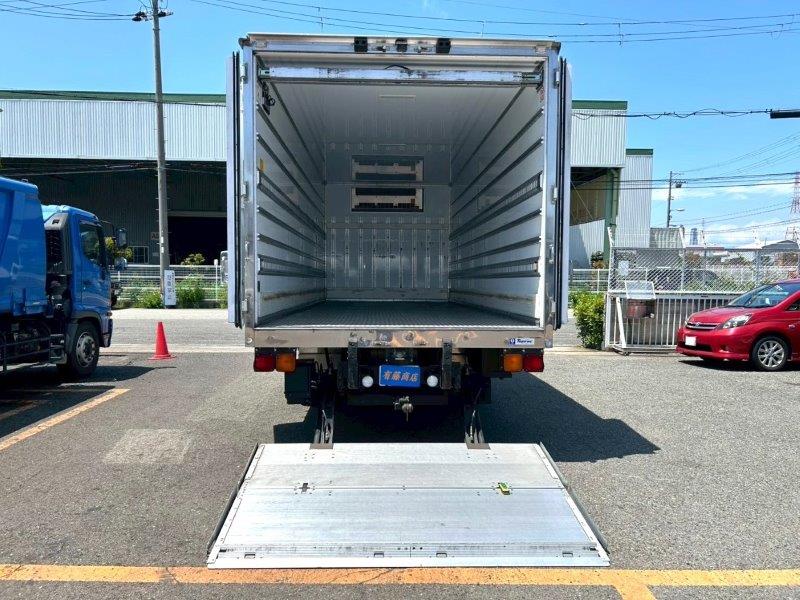 ４t　ワイド　格納ゲート付　冷凍バン