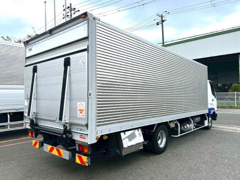 4t　ワイド　ゲート付アルミバン