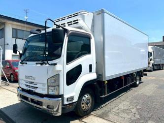 ４ｔ　冷凍バン　ゲート付　リヤシャッター