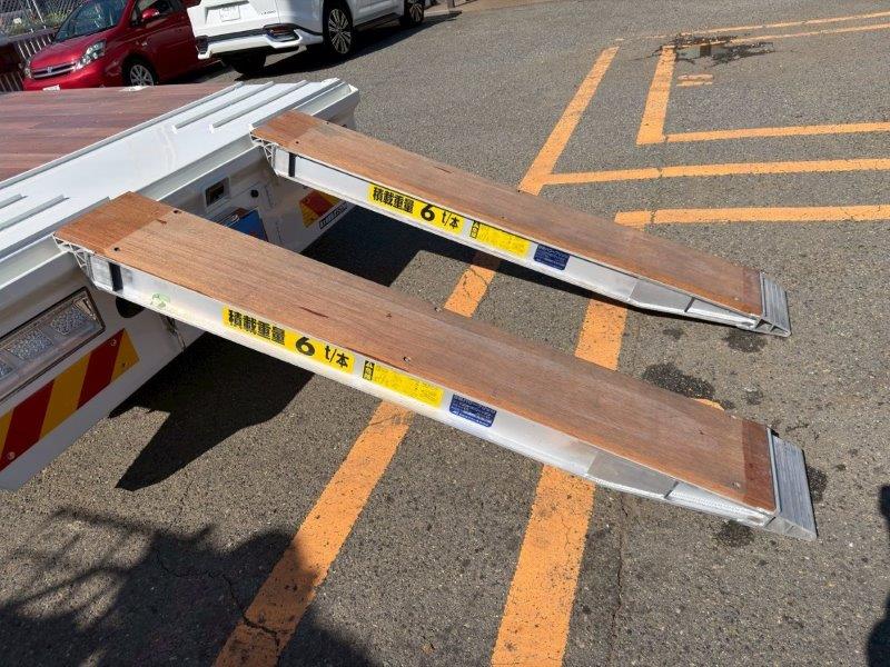 ３軸車　２デフ　セルフクレーン