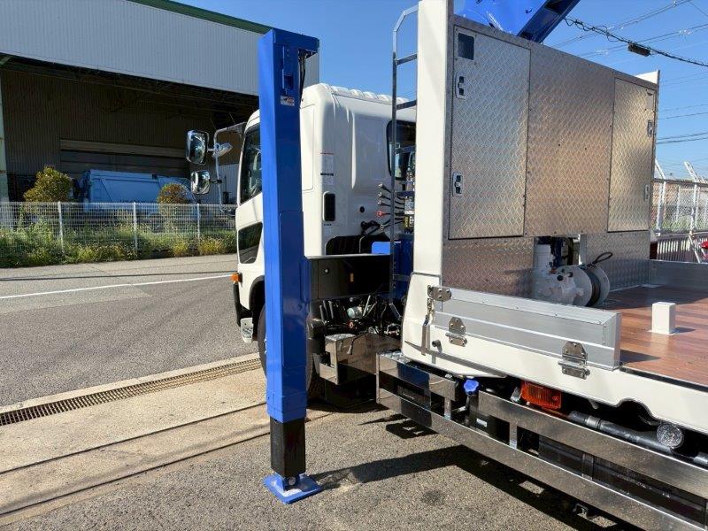 ３軸車　２デフ　セルフクレーン