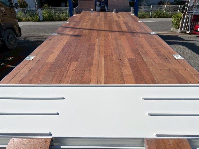 ３軸車　２デフ　セルフクレーン