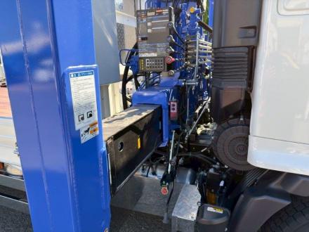 ３軸車　２デフ　セルフクレーン