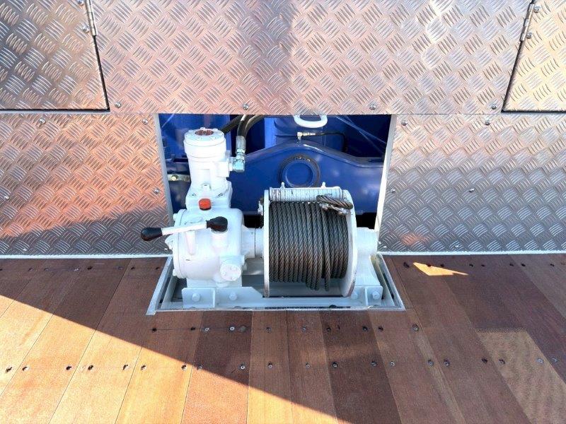 ３軸車　２デフ　セルフクレーン