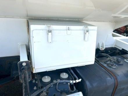 4000Ｌ　散水車