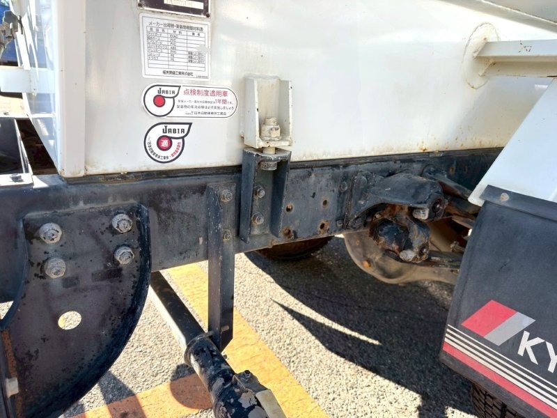 4000L　散水車　上物タンクＨ２９年式