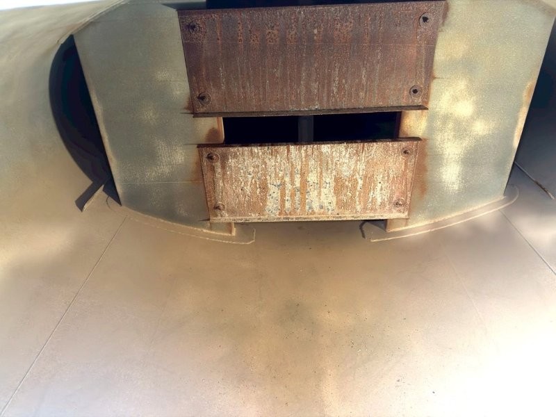 4000L　散水車　上物タンクＨ２９年式