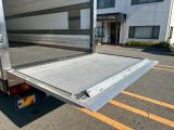 ４ｔ　冷凍バン　ゲート付　リヤシャッター