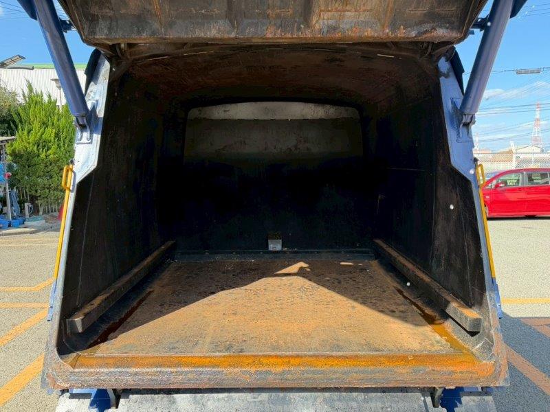 4.3m3　プレス式　パッカー