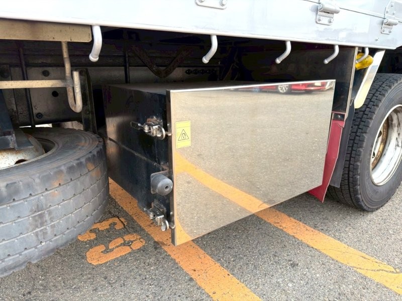 25t仕様　４軸低床　アルミブロック平ボデー