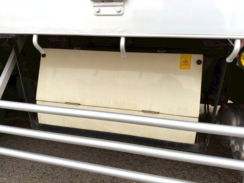 25t仕様　４軸低床　アルミブロック平ボデー