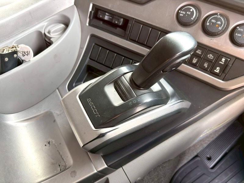 25t仕様　４軸低床　アルミブロック平ボデー