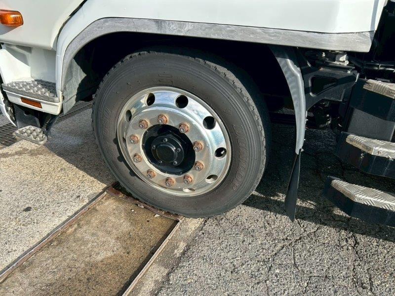 ３軸車　２デフ　深ダンプ　ステンレスボデー