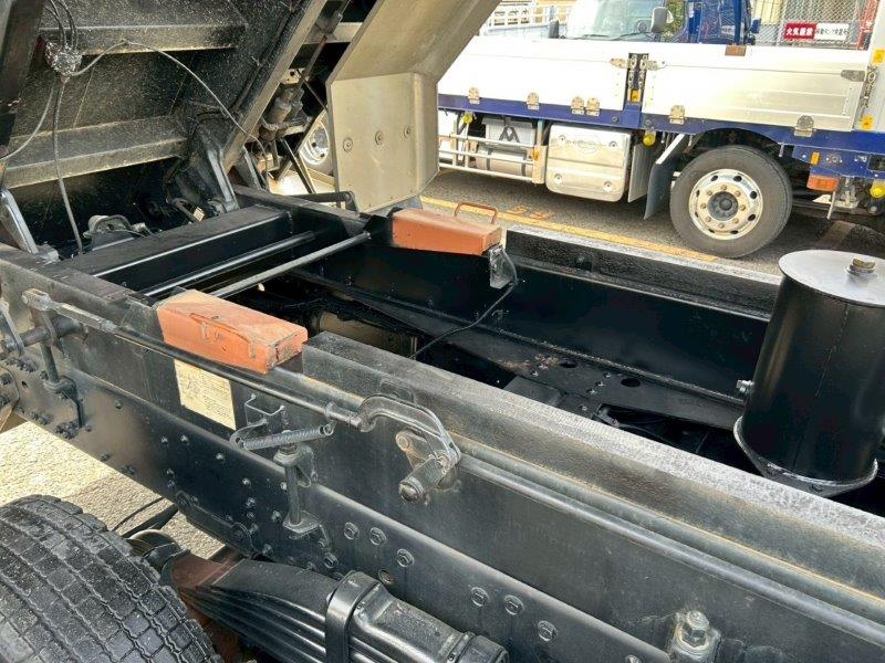 ３軸車　２デフ　深ダンプ　ステンレスボデー