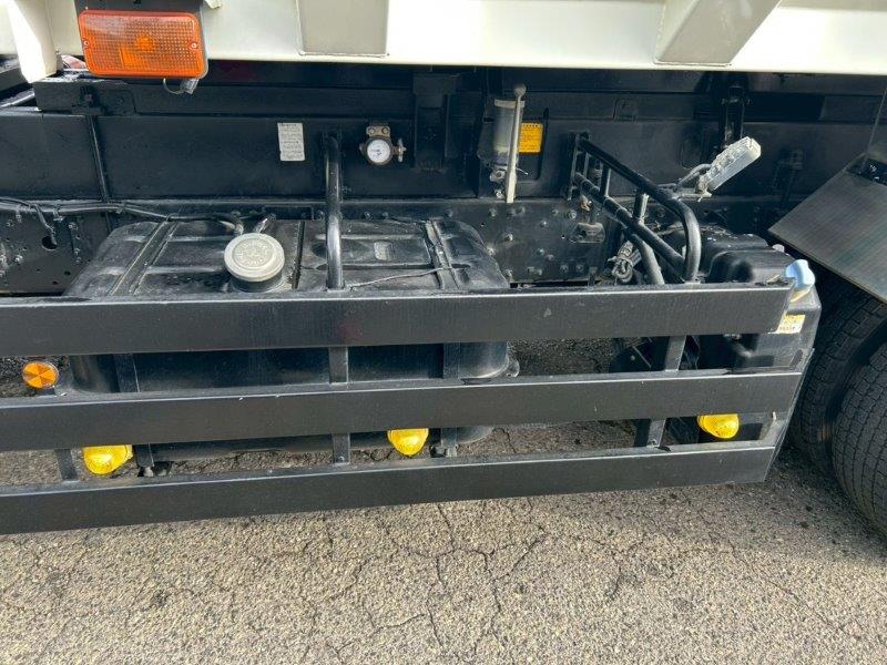 ３軸車　２デフ　深ダンプ　ステンレスボデー