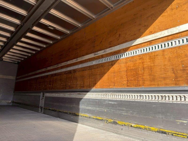 25t仕様　４軸低床　アルミウイング