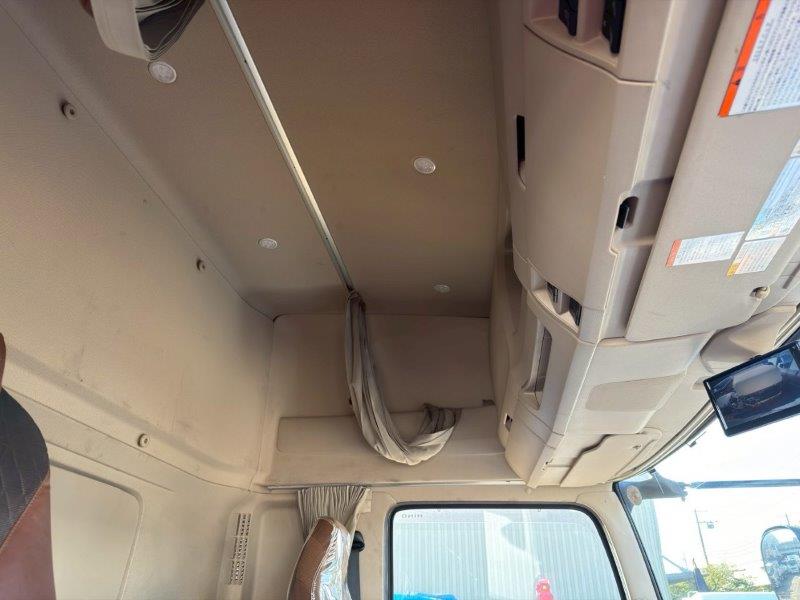 25t仕様　４軸低床　アルミウイング