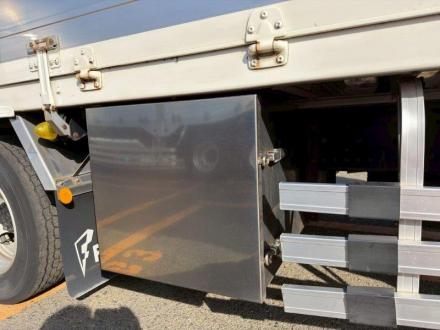 25t仕様　４軸低床　アルミウイング