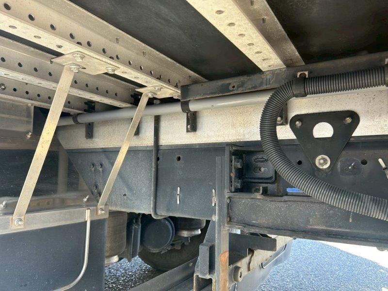 増々トン　ワイド　格納ゲート付　アルミウイング