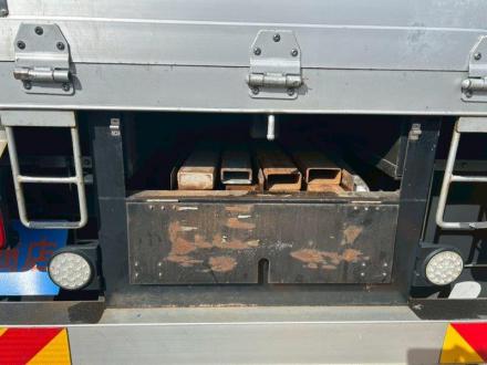 25t仕様　３軸高床　アルミブロック平ボデー