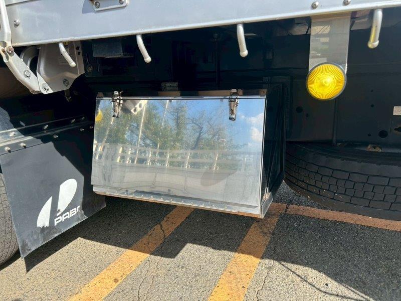 25t仕様　３軸高床　アルミブロック平ボデー