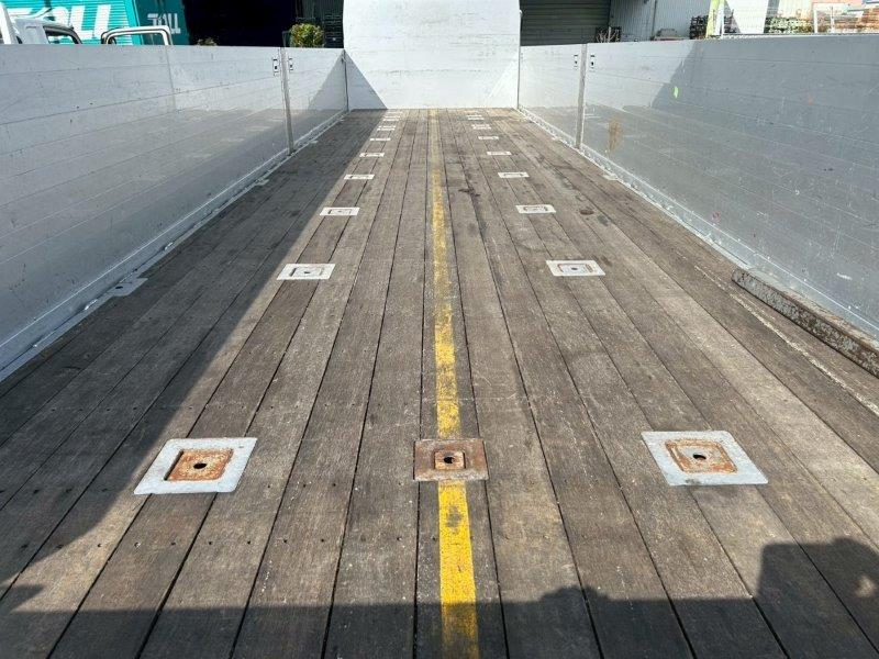 25t仕様　３軸高床　アルミブロック平ボデー