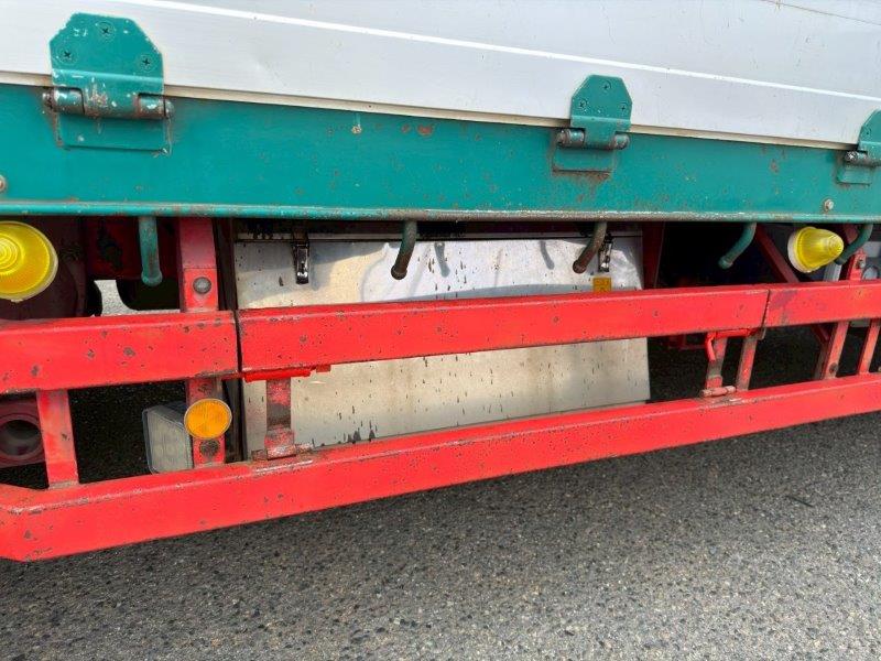 23.5t仕様　３軸低床　２デフ　平ボデー　L＝9.1