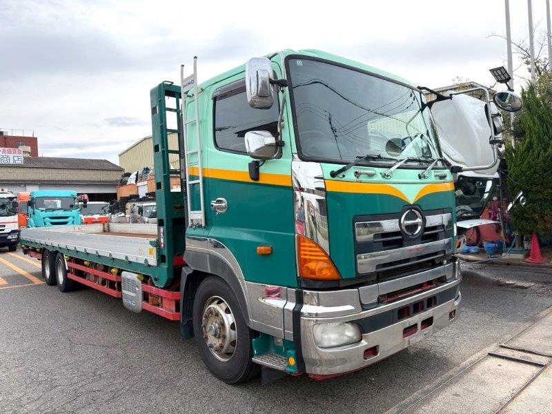 23.5t仕様　３軸低床　２デフ　平ボデー　L＝9.1