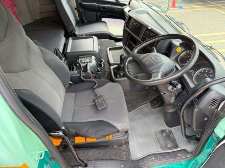 23.5t仕様　３軸低床　２デフ　平ボデー　L＝9.1