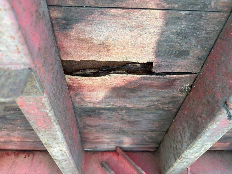 23.5t仕様　３軸低床　２デフ　平ボデー　L＝9.1