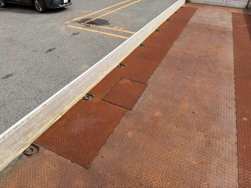 23.5t仕様　３軸低床　２デフ　平ボデー　L＝9.1