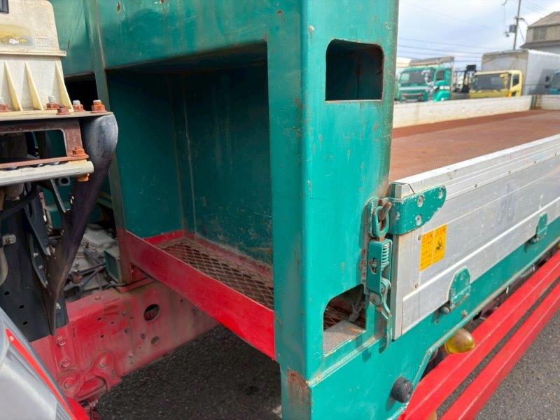 23.5t仕様　３軸低床　２デフ　平ボデー　L＝9.1