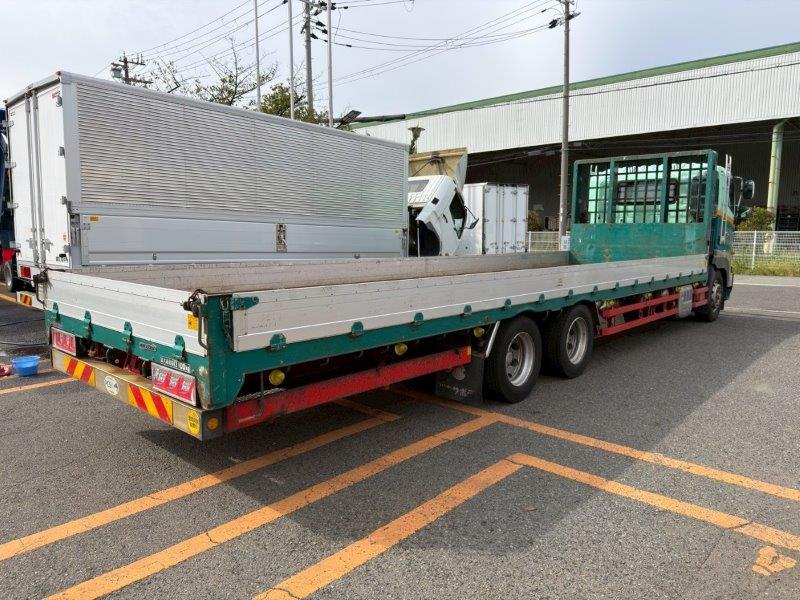 23.5t仕様　３軸低床　２デフ　平ボデー　L＝9.1