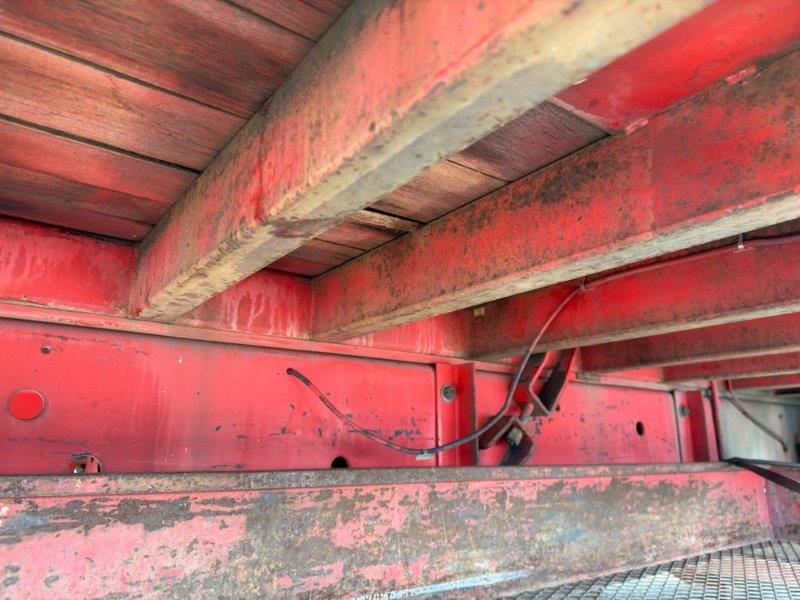 23.5t仕様　３軸低床　２デフ　平ボデー　L＝9.1