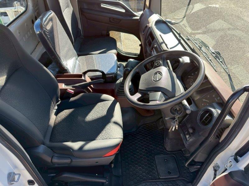 ３９００Ｌ　散水車