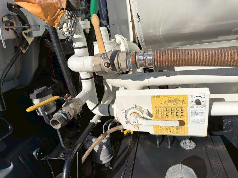 ３９００Ｌ　散水車