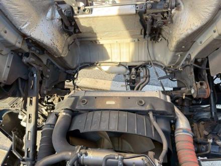 22t仕様　３軸低床　２デフ　平ボデー　L＝７.9