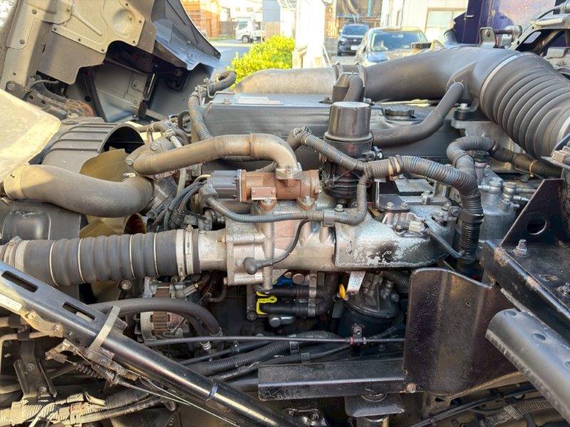 22t仕様　３軸低床　２デフ　平ボデー　L＝７.9