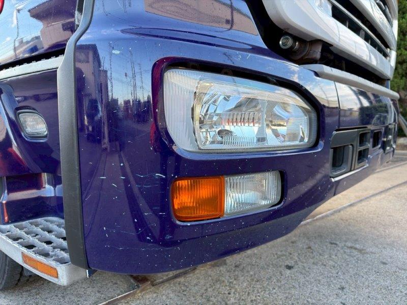 22t仕様　３軸低床　２デフ　平ボデー　L＝７.9