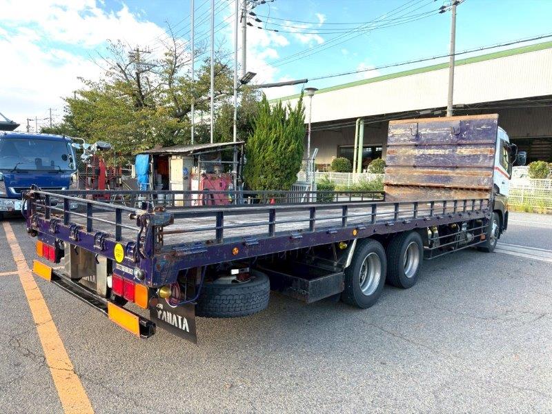 22t仕様　３軸低床　２デフ　平ボデー　L＝７.9