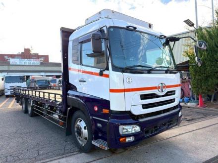 22t仕様　３軸低床　２デフ　平ボデー　L＝７.9