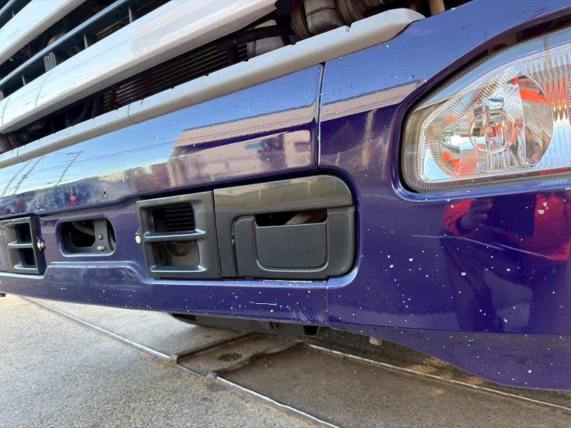 22t仕様　３軸低床　２デフ　平ボデー　L＝７.9