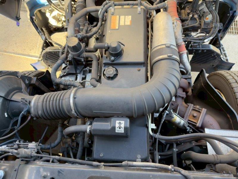 22t仕様　３軸低床　２デフ　平ボデー　L＝７.9